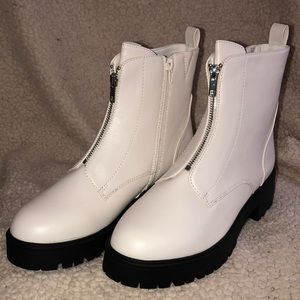 NWOT New York & Company Allie Boot Size 10